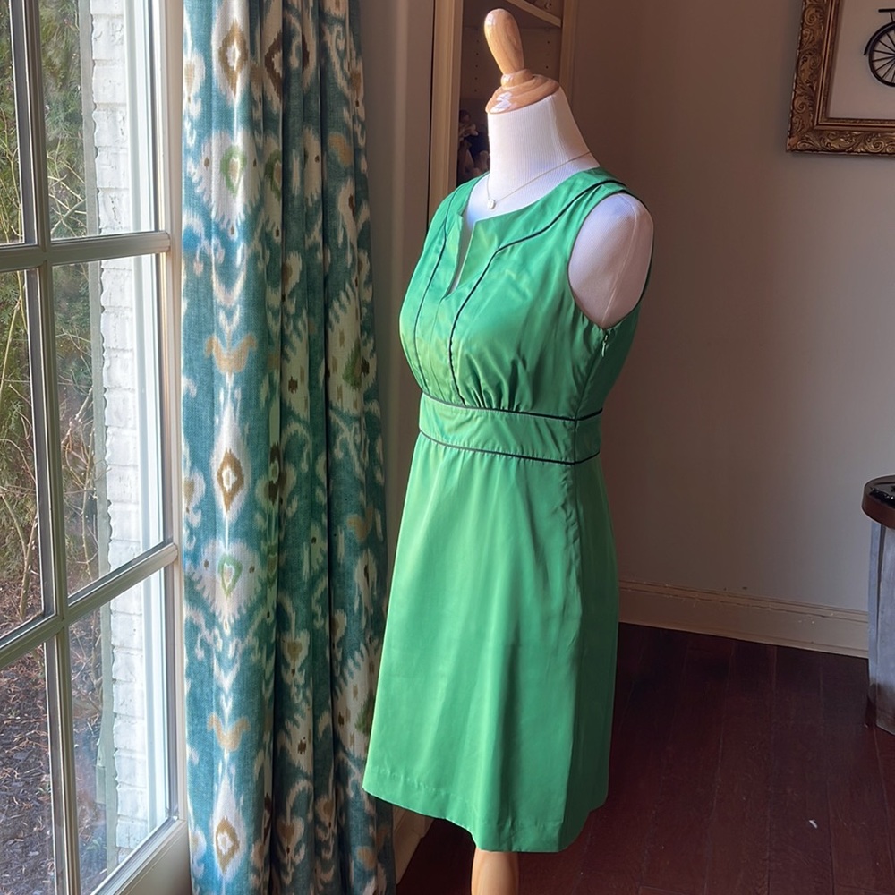 Banana Republic sleeveless green dress